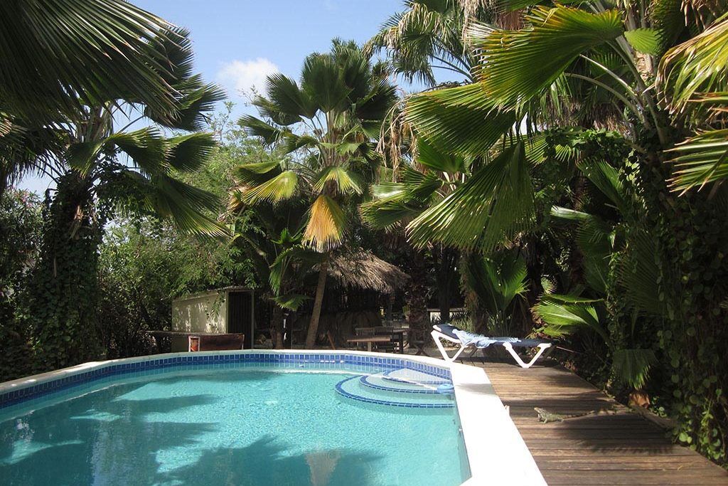 Tropical Inn Resort