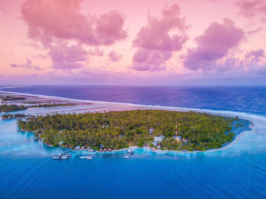 Tetamanu Village & Diving