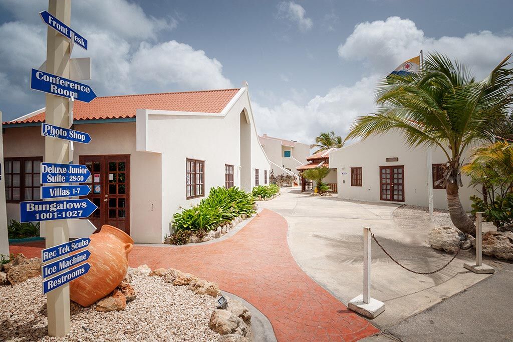 Captain Don's Habitat