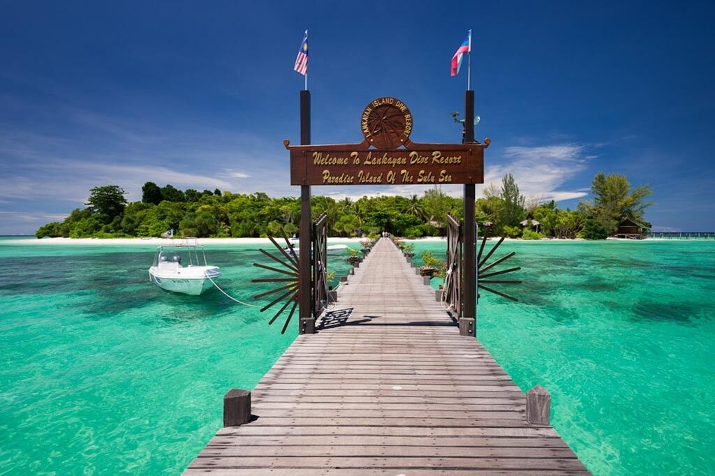 01 lankayan island dive resort malaysia