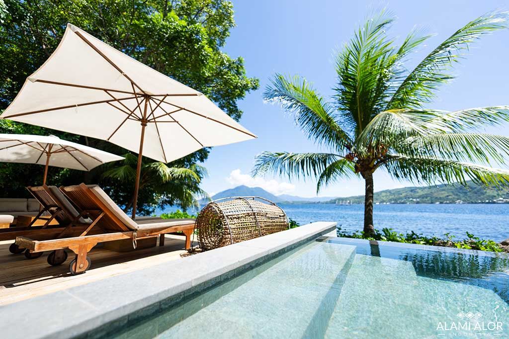 Alami Alor Lounge Pool 11